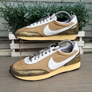 Nike Daybreak Golden Gals Sneakers
